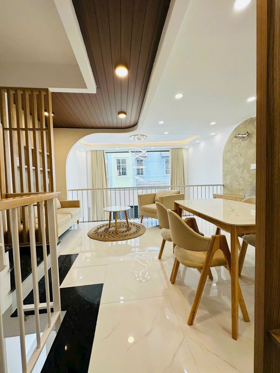 Nhà mới trệt + 3 lầu HXH khu sân bay đường Cửu Long-Lam Sơn P2 Q.Tân Bình Giá 9,2 tỷ