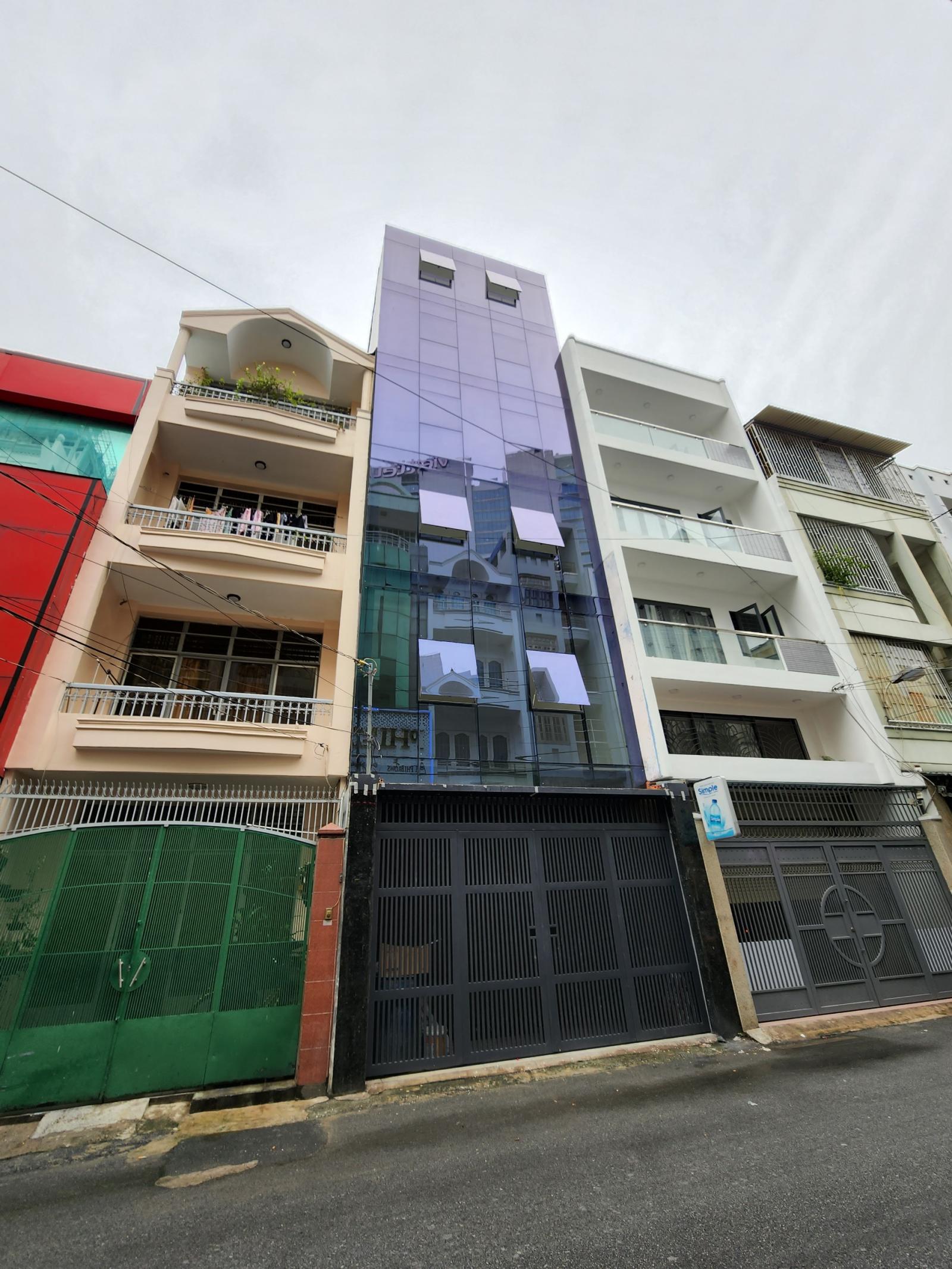 Bán tòa nhà văn phòng Cách Mạng Tháng 8, phường 12, quận 10, DT: 5,3x16, KC: 6 tầng TM ,HDTD: 70tr, Giá: 32 tỷ
