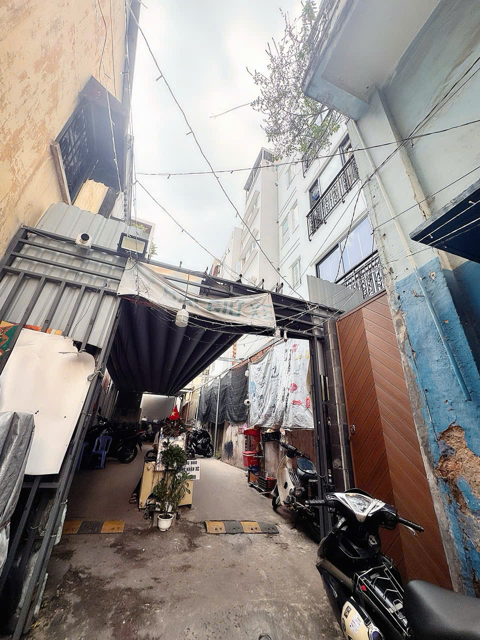BÁN QUỸ ĐẤT SIÊU HIẾM - MT HỤT Đ.HAI BÀ TRƯNG, P.TÂN ĐỊNH, QUẬN 1 - NGANG 5M NỞ HẬU 7M * 32M VUÔNG