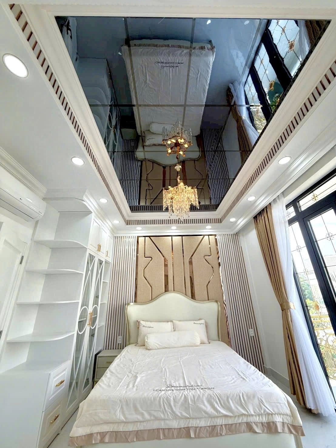 🌹 NHÀ PHỐ KDC PHÚ MỸ, QUẬN 7 – THANG MÁY 🛗  5x18  4PN  2 BẾP  FULL NỘI THẤT  18,6 TỶ (TL) 🌹