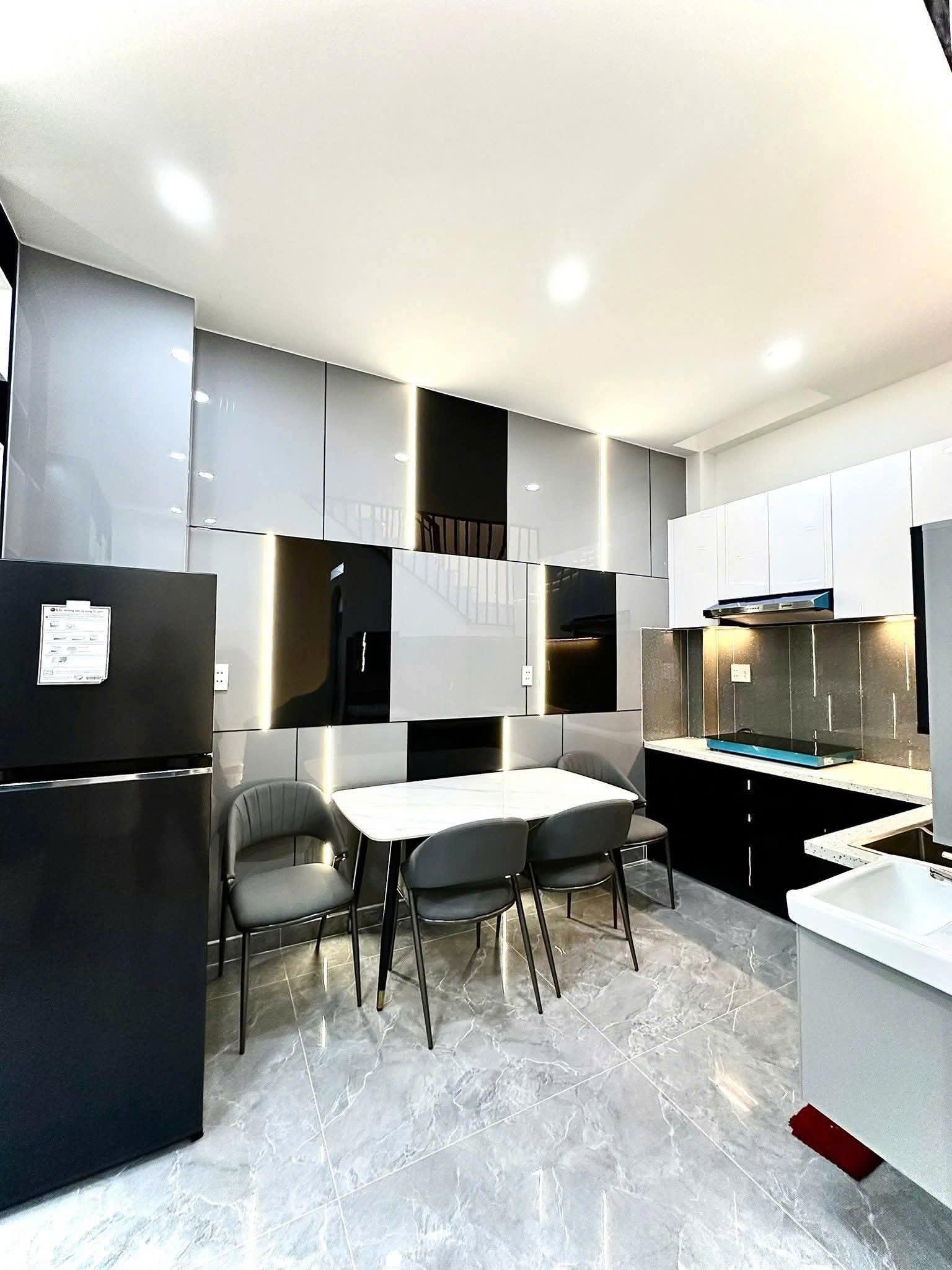 Bán nhà HXH Ấp Bắc, phường 13 Tân Bình (4*15) 5 tầng khu nhà ga T3