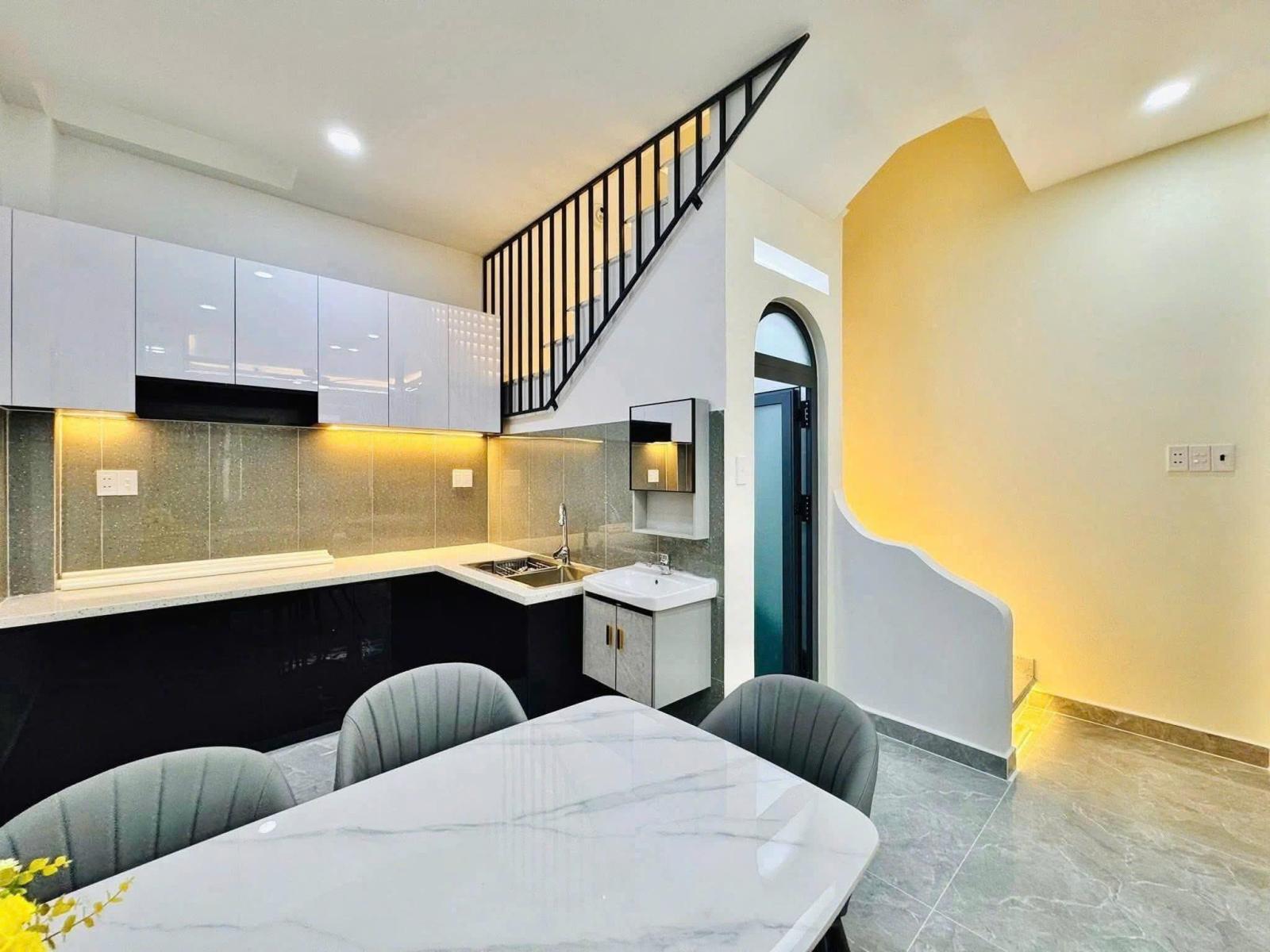 Bán nhà HXH Ấp Bắc, phường 13 Tân Bình (4*15) 5 tầng khu nhà ga T3