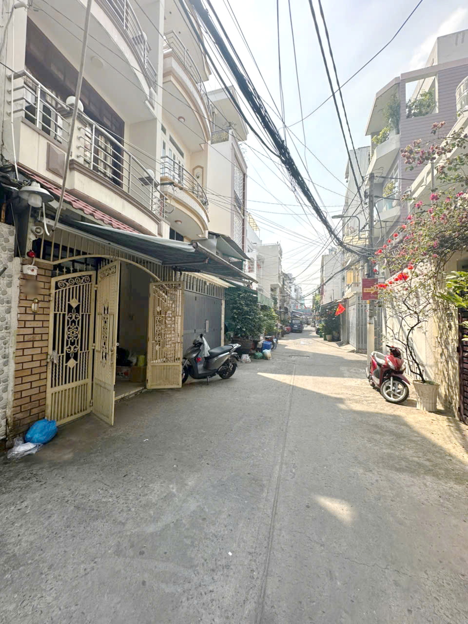 8.8 tỷ Oto trong nhà Hẻm 6m Âu Dương Lân P3Q8