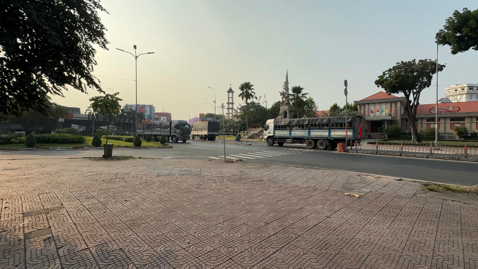 Bán đất tặng nhà mặt tiền Tỉnh Lộ 15, sát TTTM Centre Mall Củ Chi, 95m2 chỉ 5 tỷ