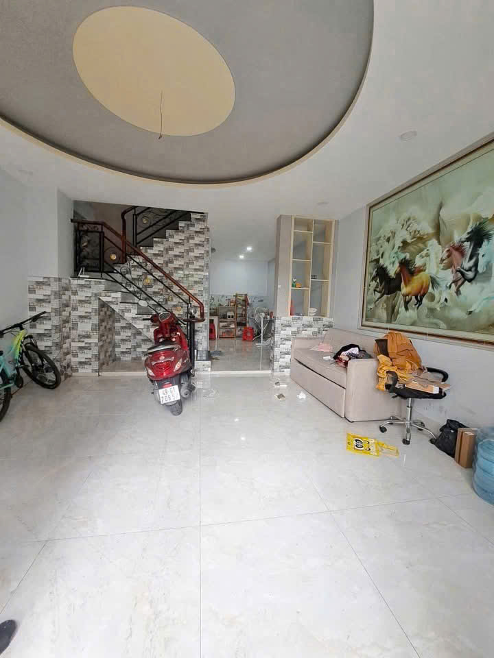 NHÀ ĐẸP 4 TÀNG NGAY CHỢ TAM HÀ - THỦ ĐỨC - 5.85 TỶ