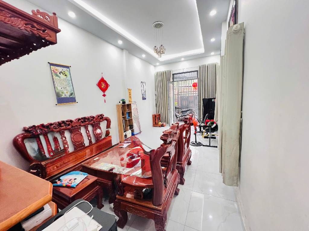 Bán nhà Tăng Nhơn Phú B,  Quận 9 , 63m2  , ngang 5m Giá chỉ  4 Tỷ 750  TL