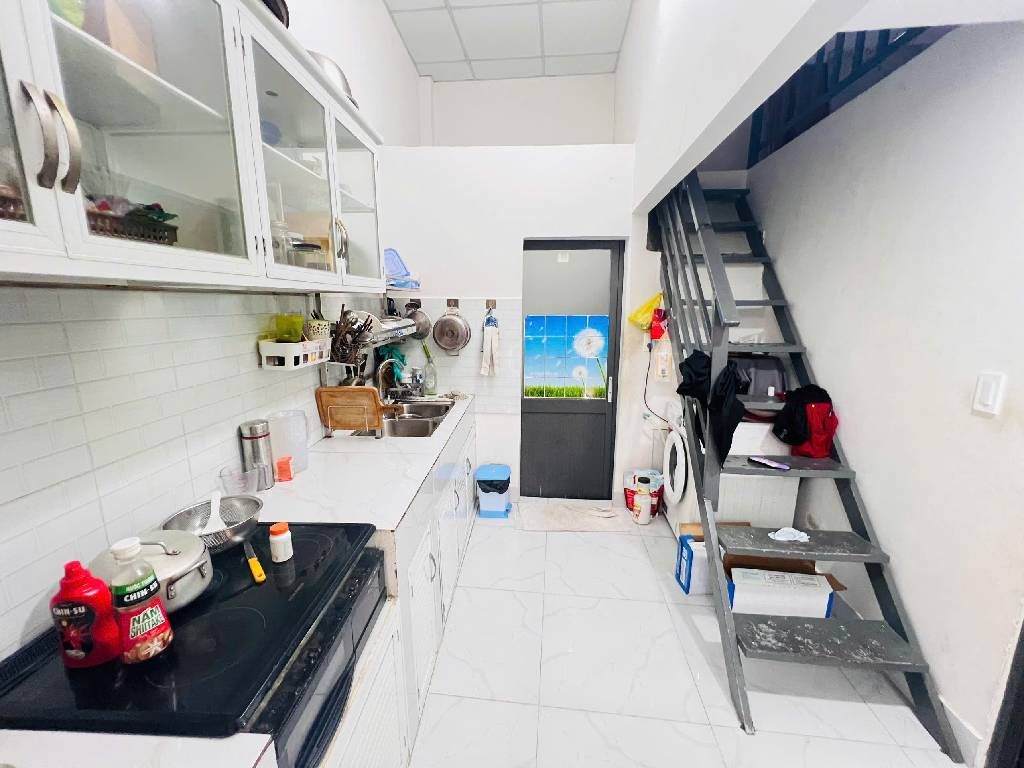 Bán nhà Tăng Nhơn Phú B,  Quận 9 , 63m2  , ngang 5m Giá chỉ  4 Tỷ 750  TL