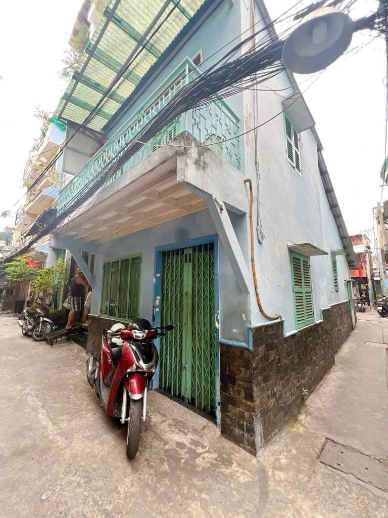 BÁN NHÀ NGAY BẾN XE MIỀN ĐÔNG MỚI, LÔ GÓC, 90M2, 2 TẦNG BTCT, NHỈNH 4 TỶ