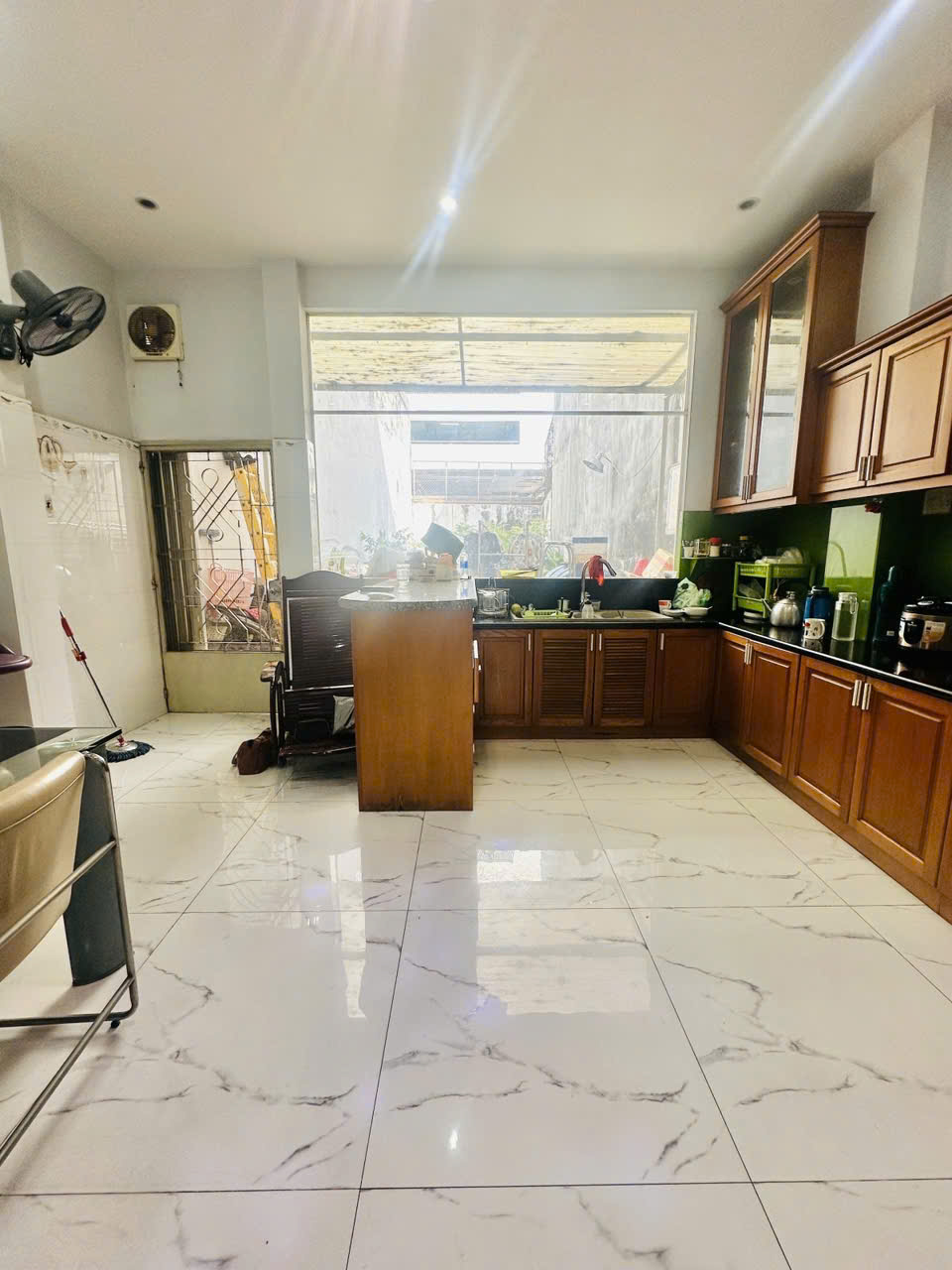 Mặt tiền HXH 10m - 3/2 - Quận 10 - 3 tầng - 235m2 - Chính chủ lâu đời - 59 tỷ