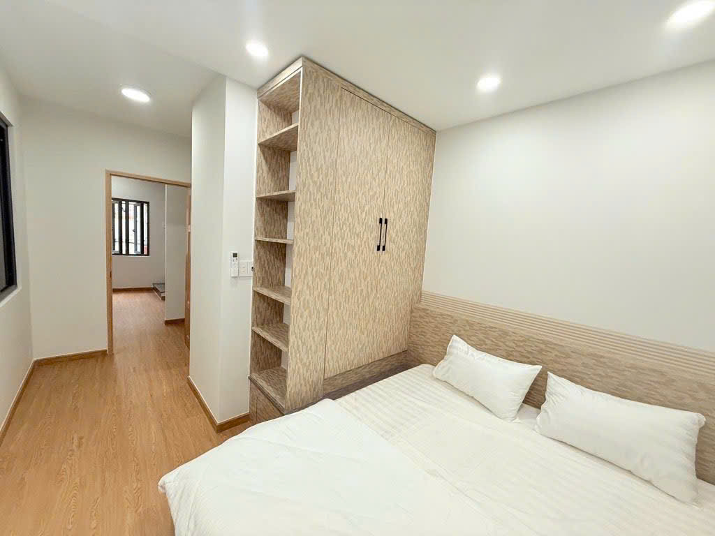 NHÀ SIÊU DỂ THƯƠNG – CMT8, P.5, Tân Bình GIÁP QUẬN 10 – NGANG 5M BỂ THẾ