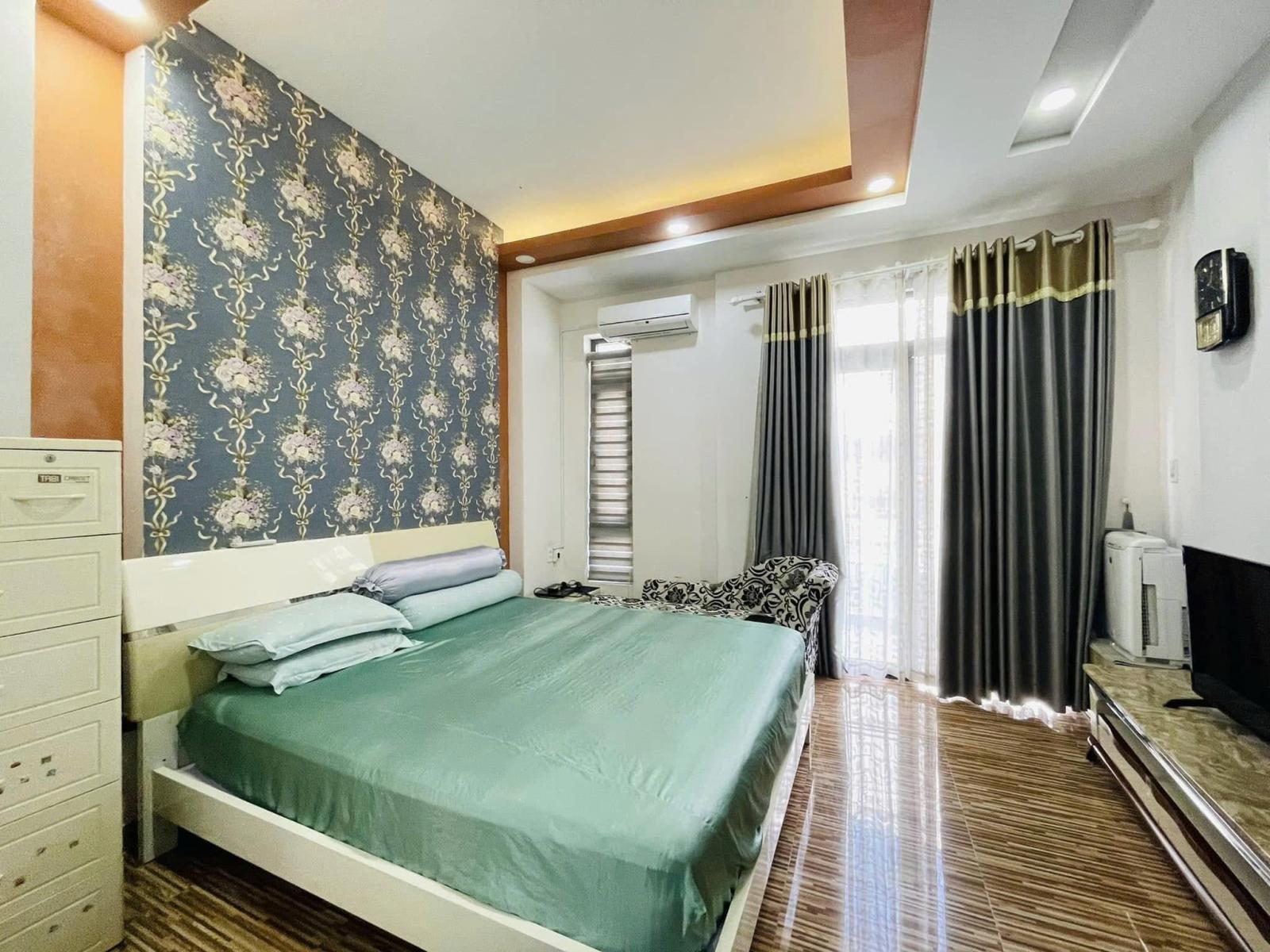Bán nhà Mặt tiền Phú Thọ Hòa -  giao Phạm Vấn,  DT: 5,2x10,5m  - 4 Tầng - 3PN, chỉ 10,6 tỷ.