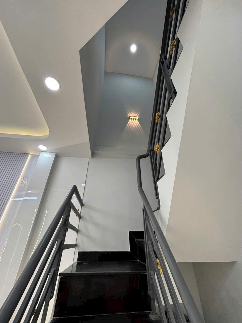 CHỈ 5.1 TỶ TL-SIÊU PHẨM 3 PHÒNG NGỦ HẺM TO Hồng Bàng_P.Minh Phụng (P1_Q11) Cũ