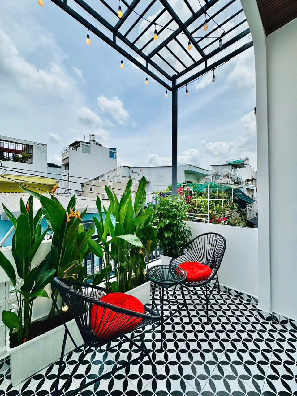 BÁN NHÀ NHỈNH 5 TỶ - NHÀ 4 TẦNG 2R2FWQQ