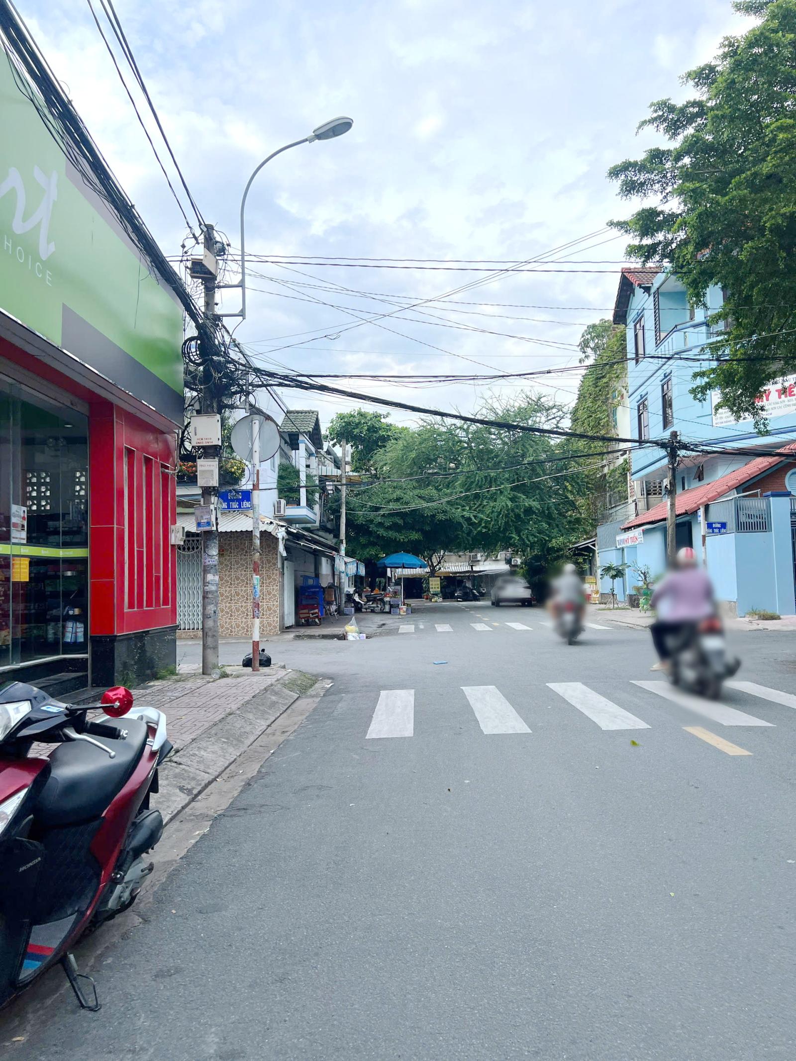Nhà 4 tầng mặt tiền đường Tám Danh P.Chánh Hưng, Giá : 11 Tỷ (T/L)