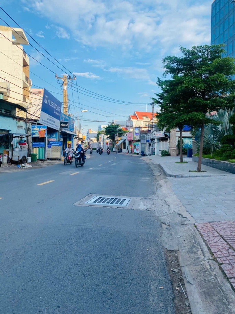 Bán nhà mặt phố đường số 128, Phước Long A,  Q9, Thủ Đức, TP HCM. DT  80m2, 4 tầng, 4PN, SH, 8.39 