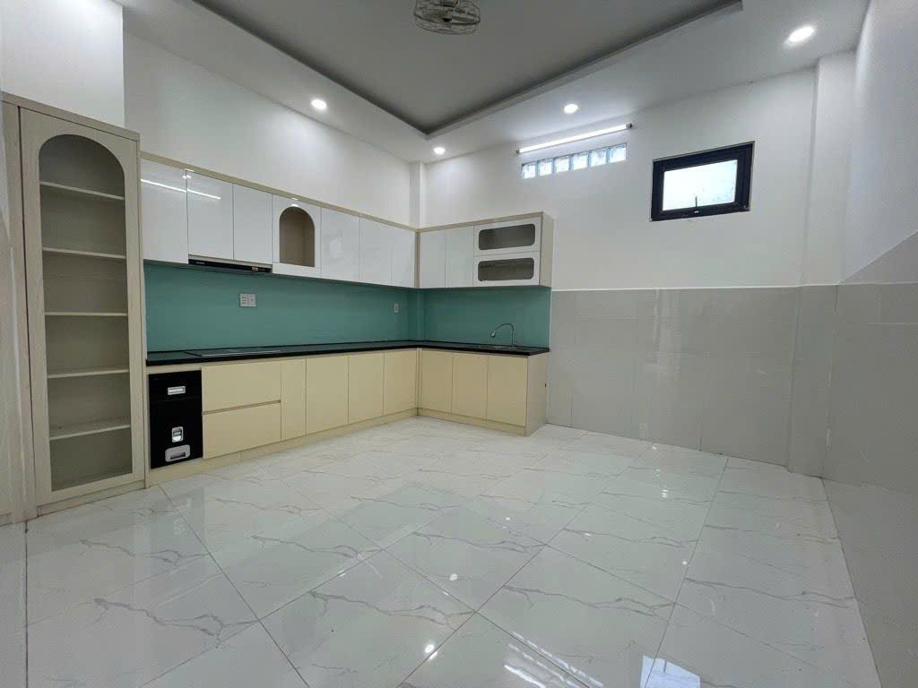 NHÀ ĐẸP VIEW VINHOME GRAND PARK, HẺM XE HƠI, 4 TẦNG BTCT - 4PN, NHỈNH 5 TỶ