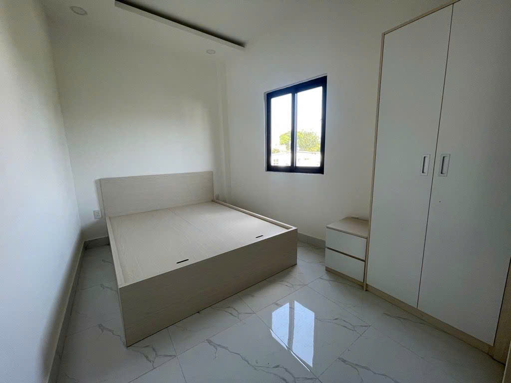 NHÀ ĐẸP VIEW VINHOME GRAND PARK, HẺM XE HƠI, 4 TẦNG BTCT - 4PN, NHỈNH 5 TỶ