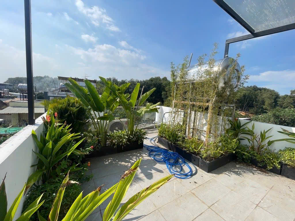 NHÀ ĐẸP VIEW VINHOME GRAND PARK, HẺM XE HƠI, 4 TẦNG BTCT - 4PN, NHỈNH 5 TỶ