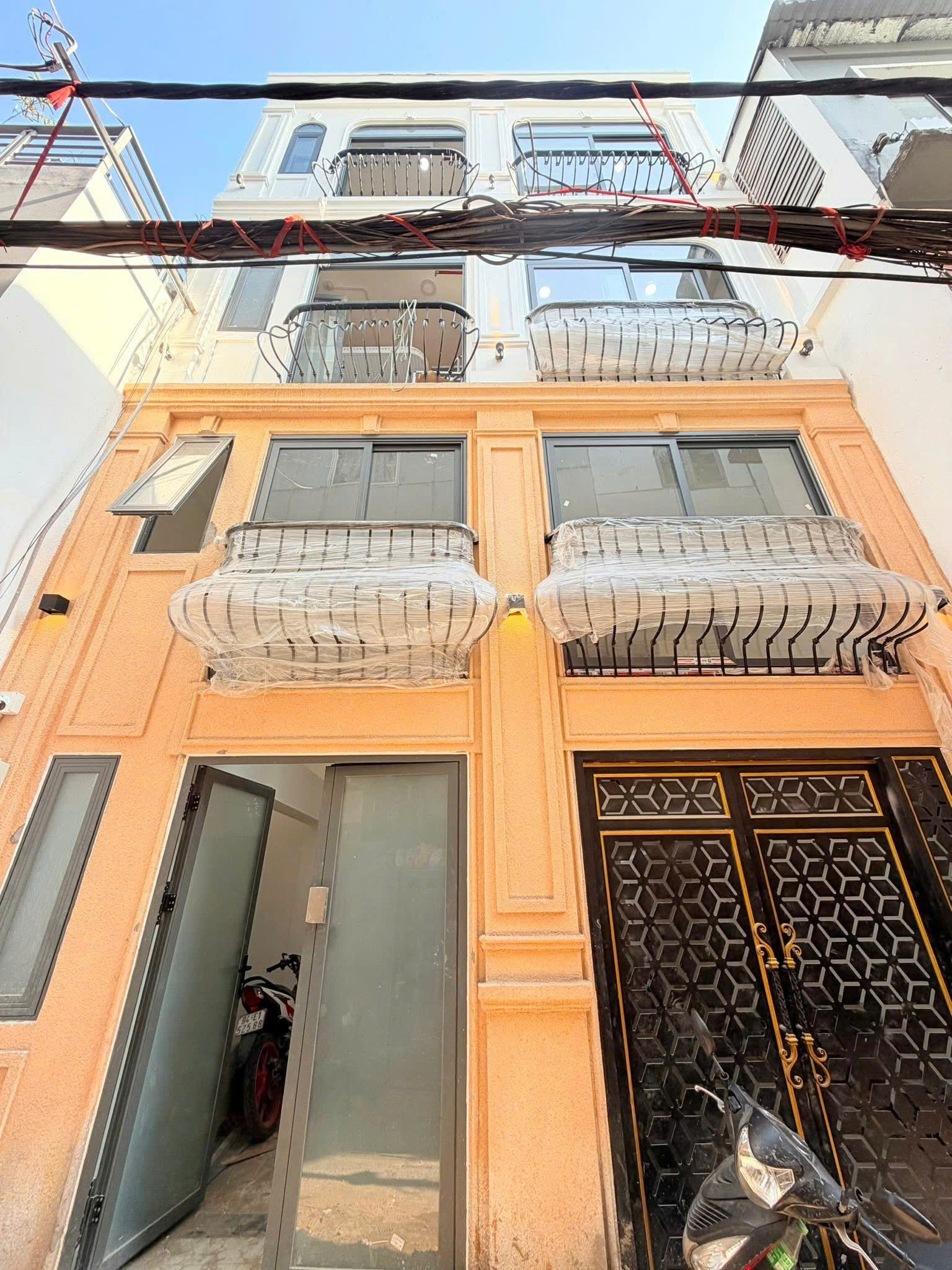 Bán Tòa  CHDV 25 Phòng, HXH Cách Mạng Tháng 8, Quận 3, 8x18m, 5 Tầng, chỉ 35,9 tỷ.