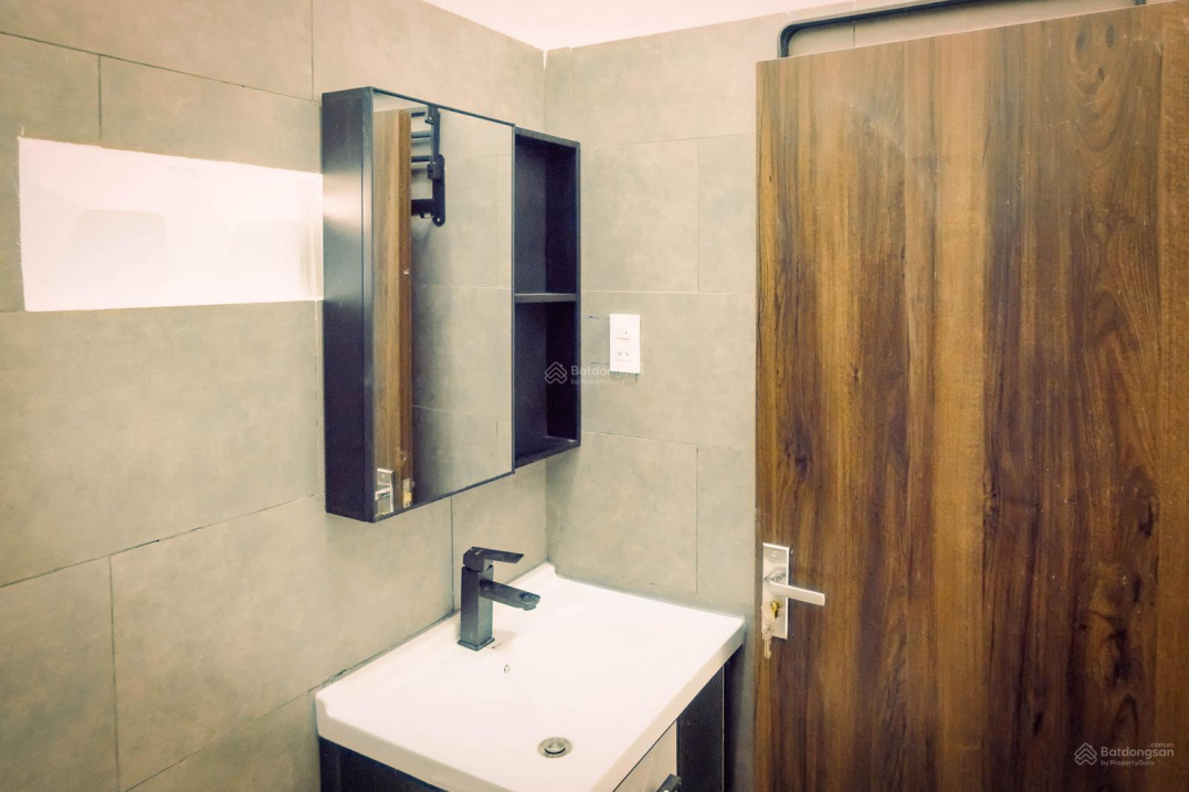 Bán nhà mặt phố đẹp 7 tầng có thang máy tại Lạc Long Quân, 13.4 tỷ, 75m2, Tân Bình, HCM