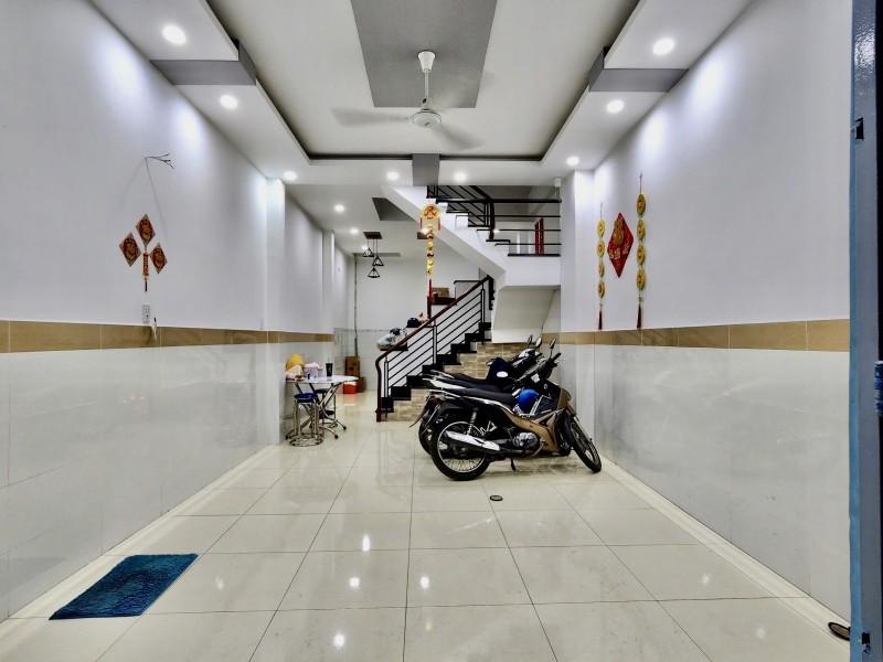 Nhà Tân Phú Giáp Tân Bình, Ngay nhà ga T3, 44m2 3PN, gần AEON, Chợ, giá nhỉnh 5 tỷ