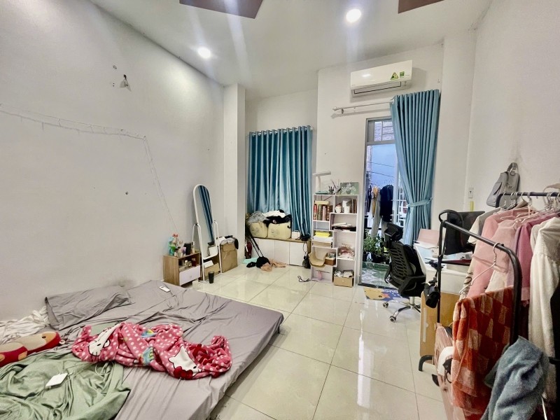 Nhà Tân Phú Giáp Tân Bình, Ngay nhà ga T3, 44m2 3PN, gần AEON, Chợ, giá nhỉnh 5 tỷ