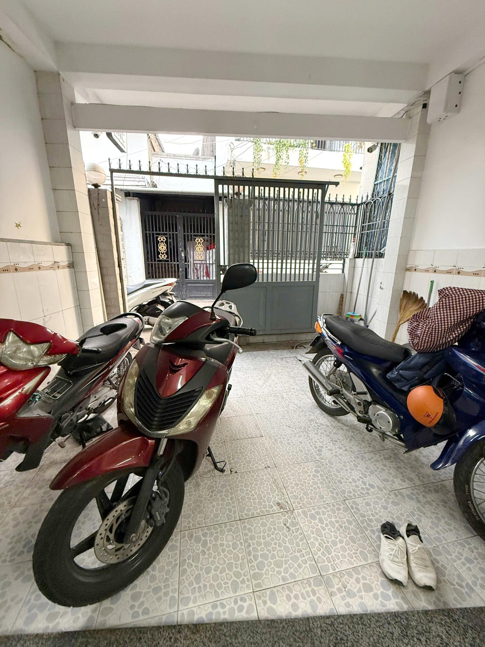 Nhà 2 tầng nở hậu hẻm thông 3,5m Hoài Thanh P Bình Đông Giá 6,9 tỷ