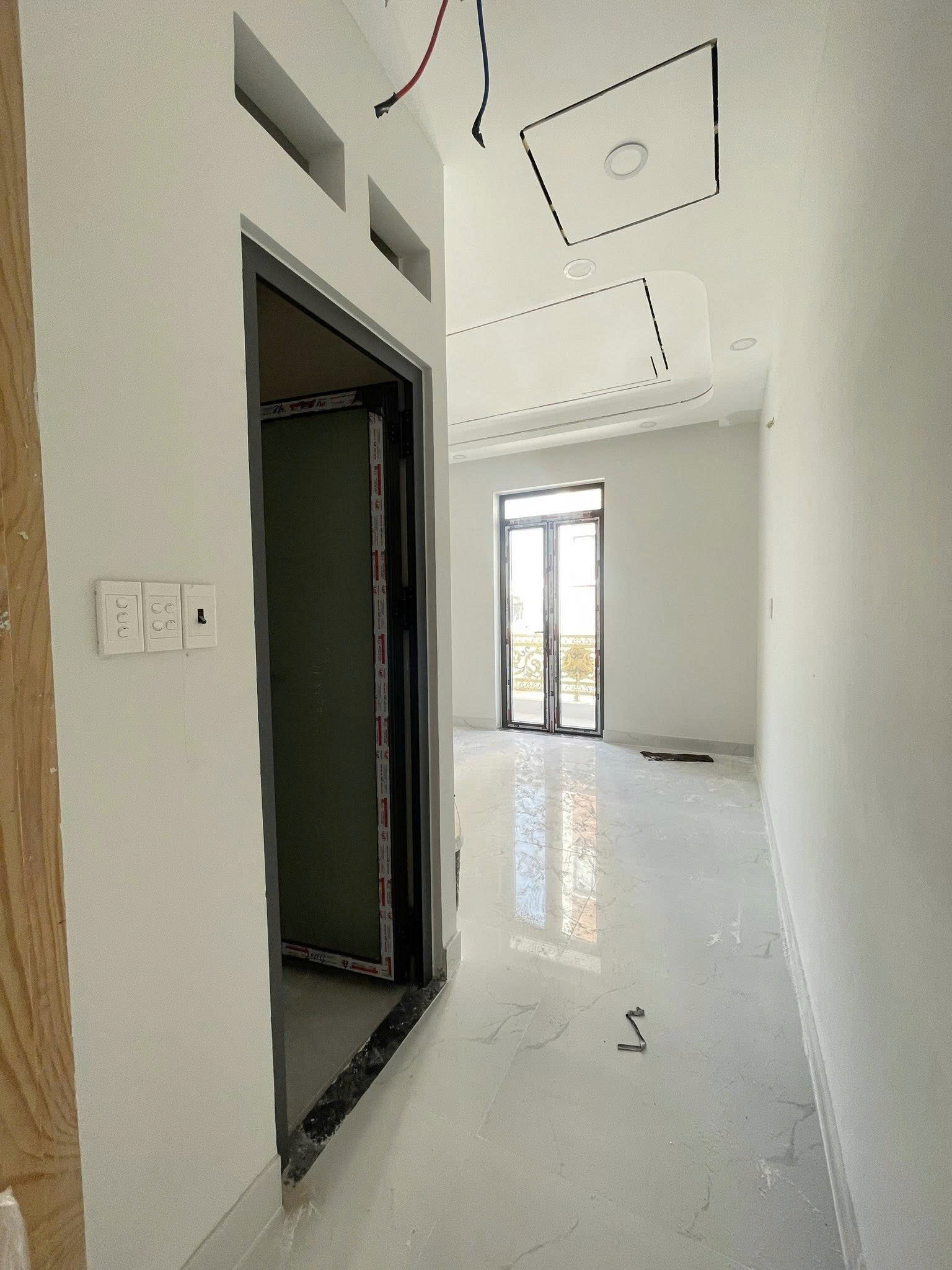 Bán nhà Hẻm 8m Lê Văn Quới - gần ngã tư Hòa Bình, 11x10m, 5 Tầng - 5PN, chỉ 11,95 tỷ.