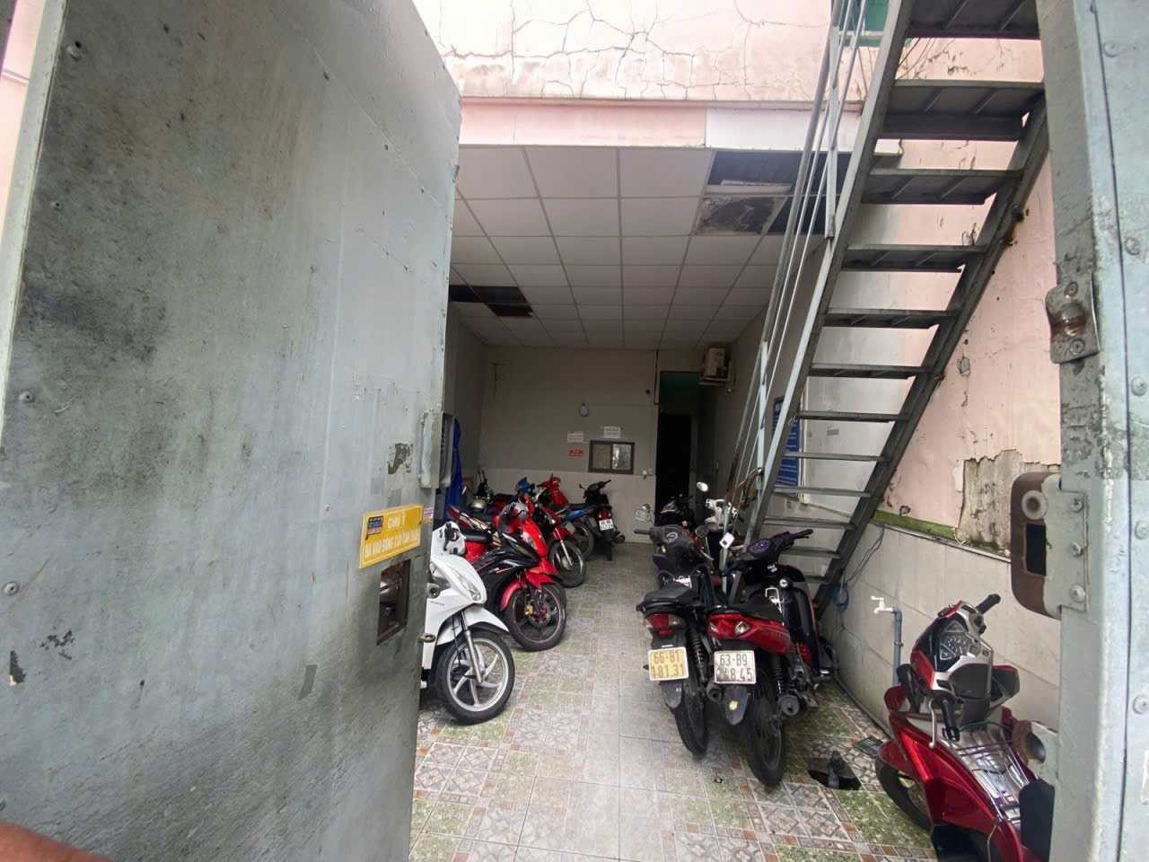 Bán Dãy trọ Đ Lê Trọng Tấn gần chợ Phạm Đăng Giảng 192m2 -36 phòng -Giá 15 tỷ