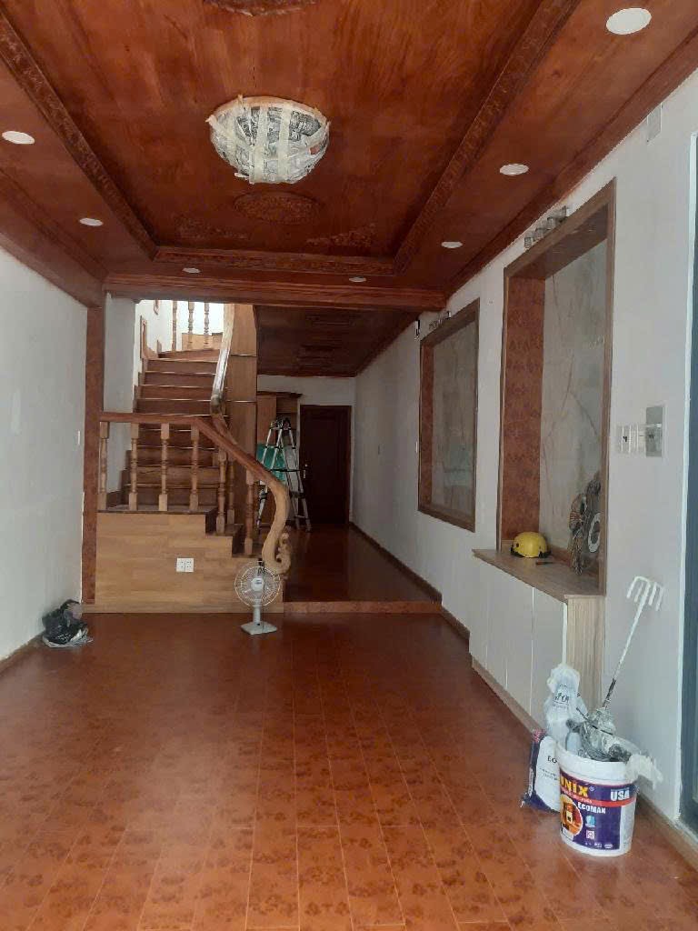 Nhà Đẹp Tân Bình Tặng Full Nội Thất , xách Vali vào ở ngay , DT ~ 100m2 ( sổ a4) SHR _ 9Tỷ2.