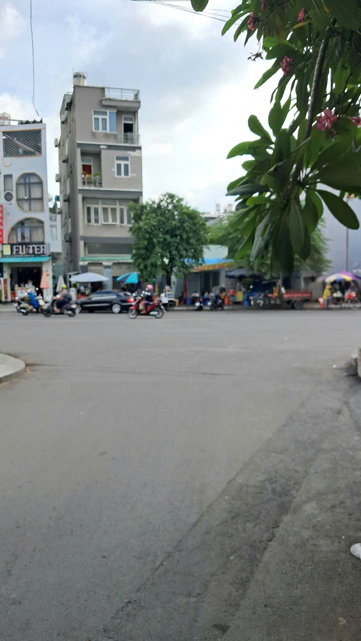 Bán Đất Tặng Nhà Trệt lầu Mặt Tiền Đường Số 5 Hiệp Bình Phước - Liền Kề KĐT Vạn Phúc