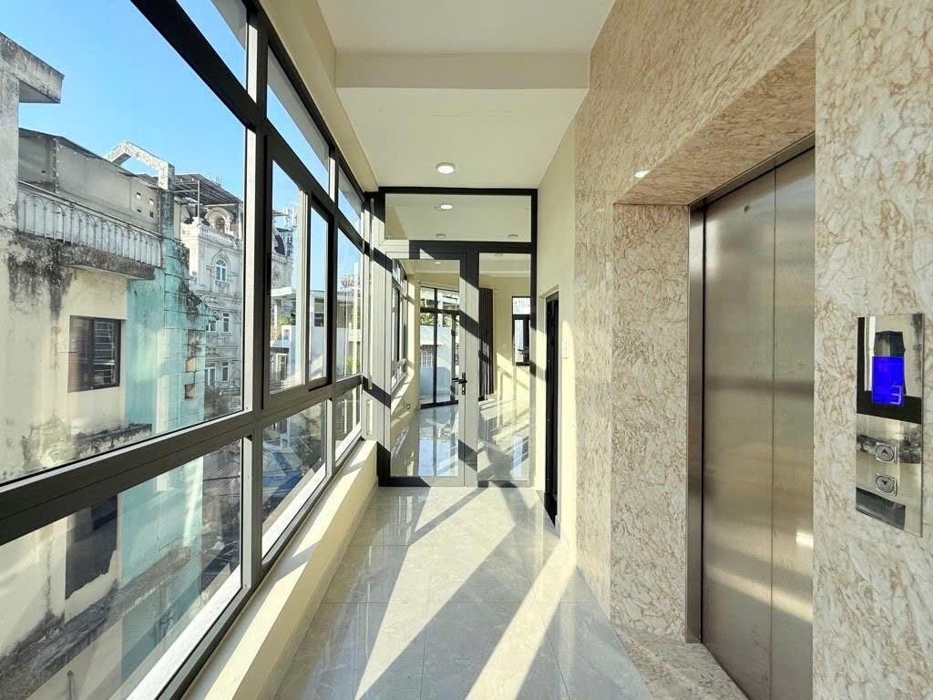 MT KINH DOANH SẴN THANG MÁY NI SƯ HUỲNH LIÊN Tân Bình, DTSD ~ 300m2 SHR Zá 17.x tỷ .