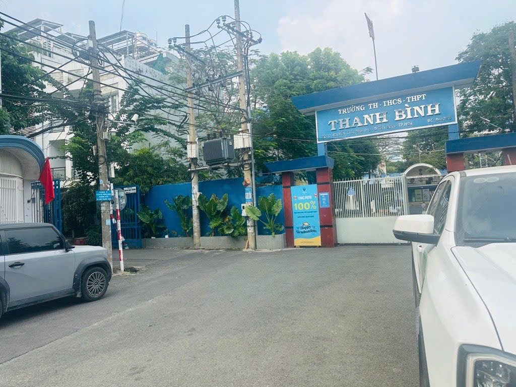 BÁN NHÀ NGANG KHỦNG HXH NGUYỄN THÁI BÌNH, Tân Bình, DT ~ 108m2 SHR Zá 18.5 tỷ .