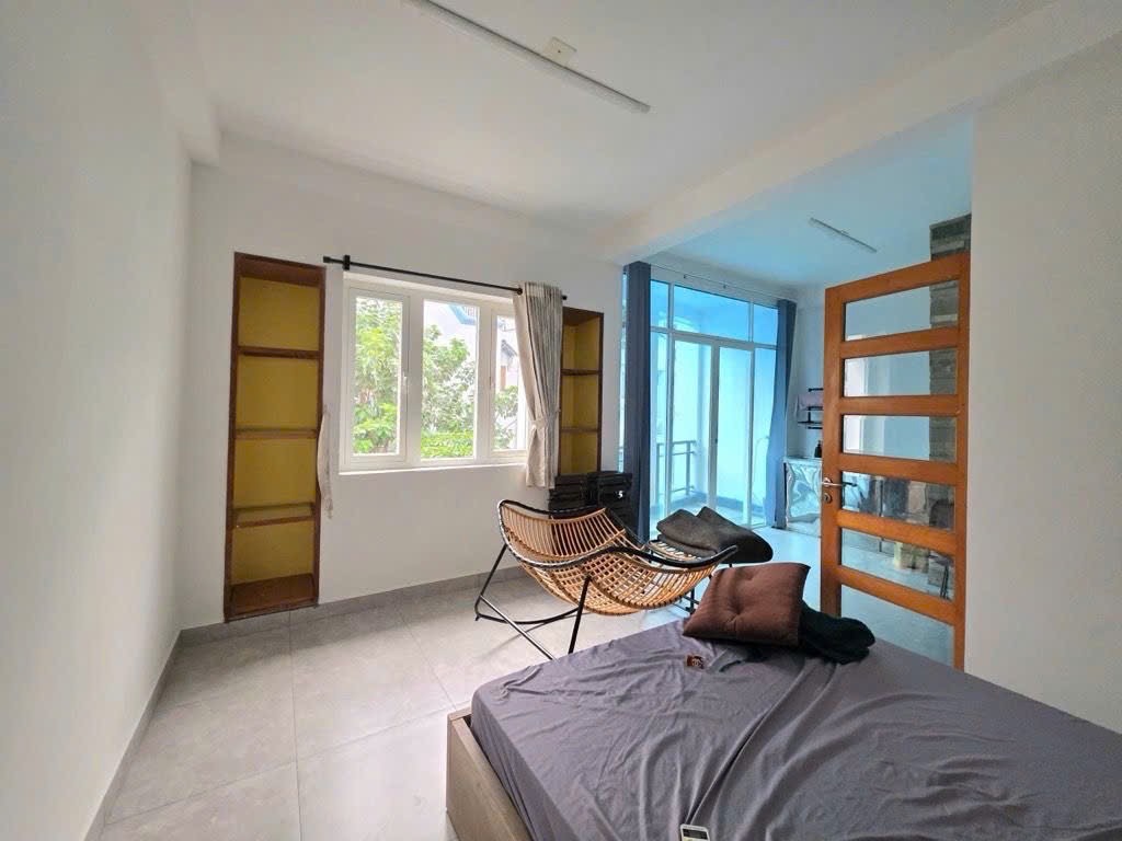 BÁN NHÀ NGANG KHỦNG HXH NGUYỄN THÁI BÌNH, Tân Bình, DT ~ 108m2 SHR Zá 18.5 tỷ .