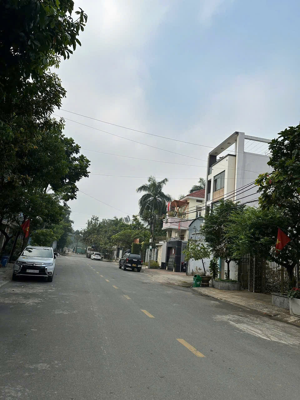 CHDV MẶT TIỀN NGANG 8M – TÂN THỚI NHẤT, Q12 - SÁT CẦU THAM LƯƠNG.