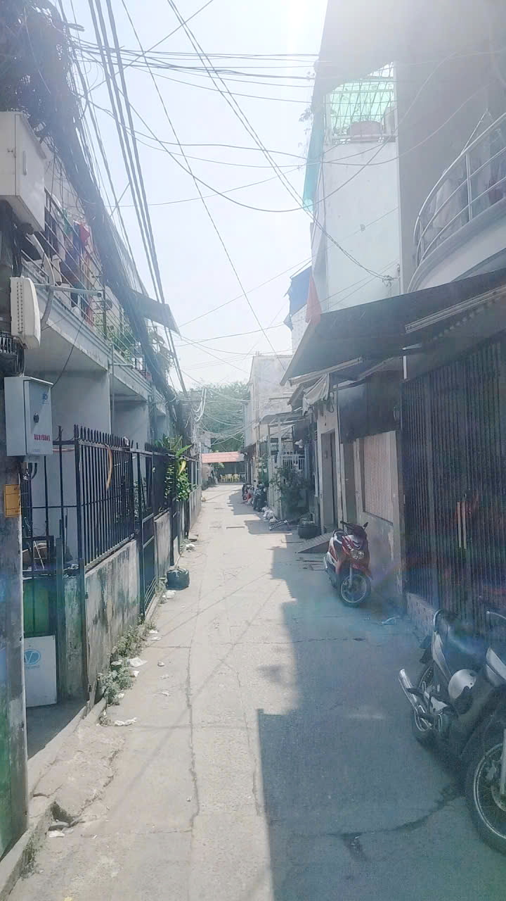 Nhà 2 tầng nở hậu hẻm thẳng Cao Lỗ P.Chánh Hưng. Giá 3,48 tỷ bớt lộc