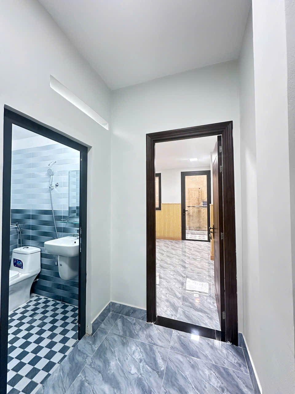 Nhà SHHC 4.4*11m/2lầu/4PN/3Toilet hẻm thông 39 Dạ Nam P2Q8