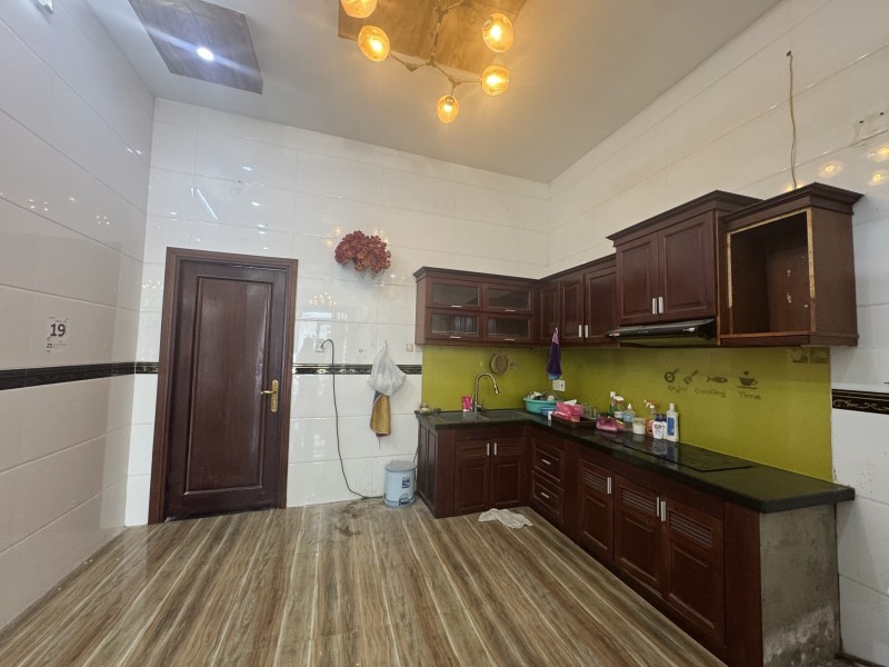 Bán nhà  đường Lã Xuân Oai, Q9, Thủ Đức, TP HCM. DT 64m2, 2 tầng. Giá  6.55 tỷ, SHR - 0933125879