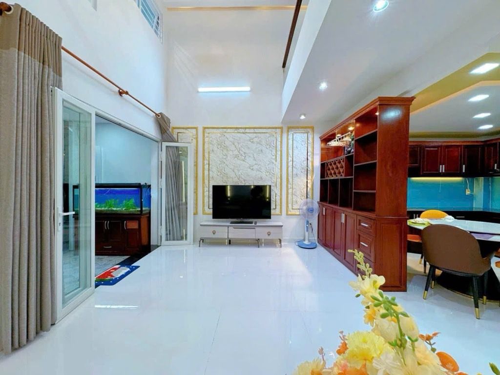 Bán nhà HXH Tân Sơn 4 tầng 74m2 4PN 3WC sát sân golf Tân Sơn Nhất vào ở ngay nhỉnh 8 tỷ