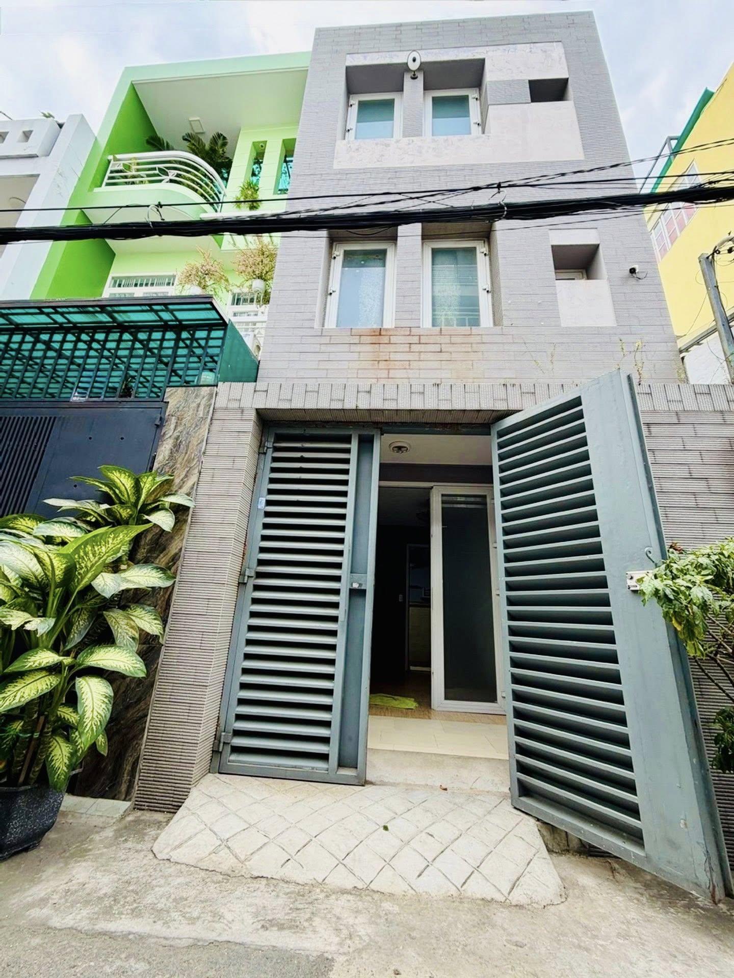BÁN NHÀ VƯỜN LÀI – HẺM Ô TÔ NGỦ TRONG NHÀ – – 76M² – 3 TẦNG – 5PN CHỈ 8.X TỶ