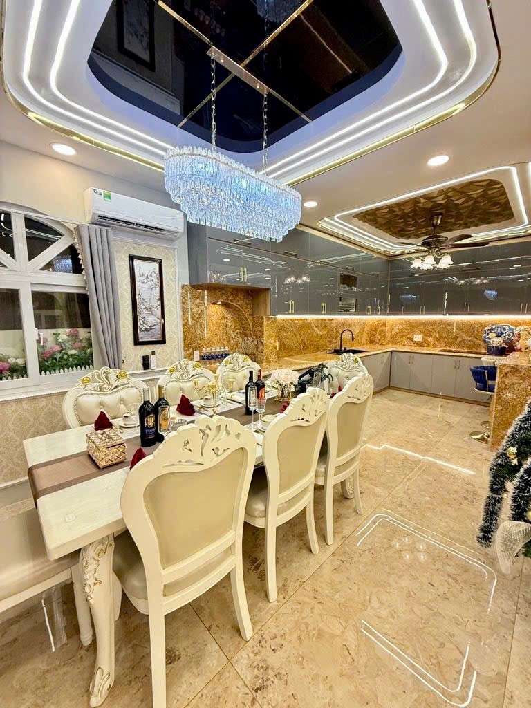 Biệt Thự Xe Hơi Vào Nhà ~ 75m2 Chỉ 11.9Tỷ - Tại BÀNH VĂN TRÂN, Tân Bình