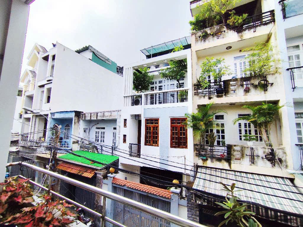 Hẻm Xe Tải Thông - Xe Hơi Vào Nhà ~ 70m2 Ngang 5m Chỉ 8.9Tỷ - Tại PHAN HUY ÍCH, Tân Bình