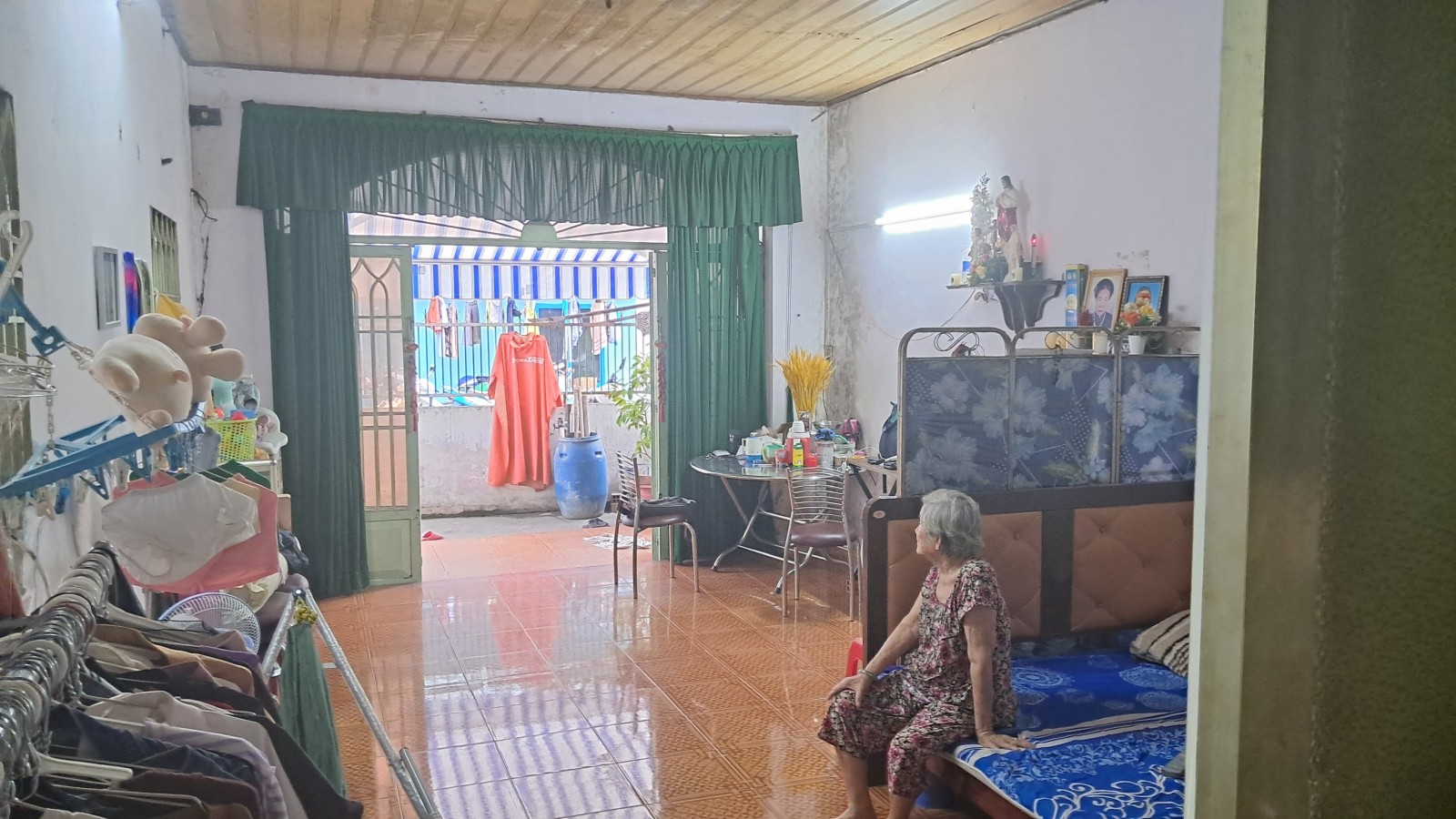 HẺM XE HƠI ĐƯỜNG DƯƠNG QUẢNG HÀM.
TƯƠNG LAI LÀ MẶT TIỀN DƯƠNG QUẢNG HÀM.DT:331M2