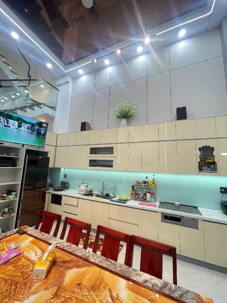 Nhà đẹp Hẻm 8m - 6 tầng Có Thang Máy ~ 72m2 Chỉ 13.9Tỷ - Tại TRẦN THÁI TÔNG, Tân Bình
