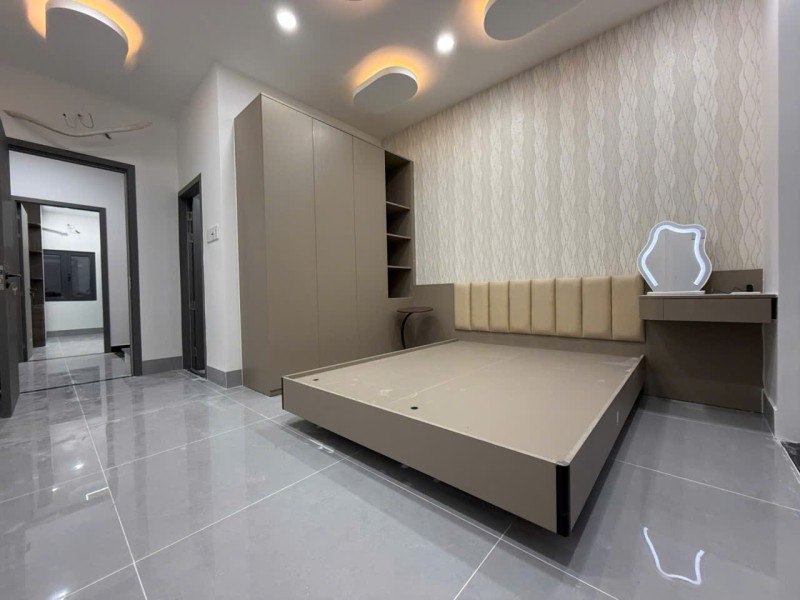 Bán nhà mặt phố đường số 8, Phường Tăng Nhơn Phú, TP HCM. DT 130m2, 3 tầng, 5PN, SH, 10.9 tỷ.