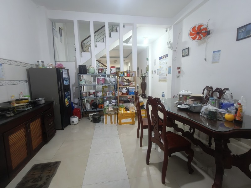 Bán nhà mặt phố đường số 8, Phường Tăng Nhơn Phú, TP HCM. DT 130m2, 3 tầng, 5PN, SH, 10.9 tỷ.