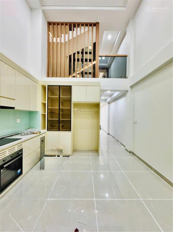 Nhà Mới Xây Hẻm 5m_Dương Quảng Hàm __Có Thang Máy __Diện tích: 4m x 17m 4 Lầu 4 Phòng_6wc