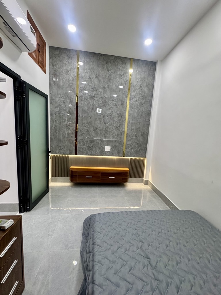 Nhà Mới Xây Sát Hẻm Xe Hơi Thông ~ 33m2 - Chỉ 4.53Tỷ - Tại HUỲNH VĂN NGHỆ, Tân Bình