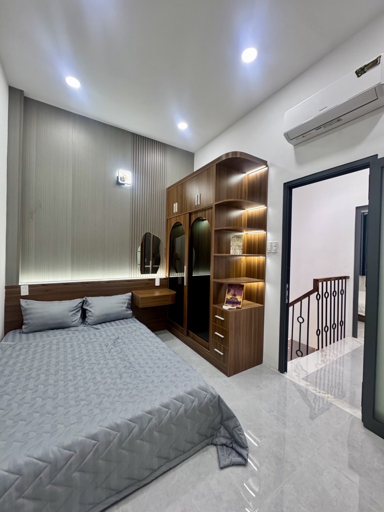 Nhà Mới Xây Sát Hẻm Xe Hơi Thông ~ 33m2 - Chỉ 4.53Tỷ - Tại HUỲNH VĂN NGHỆ, Tân Bình
