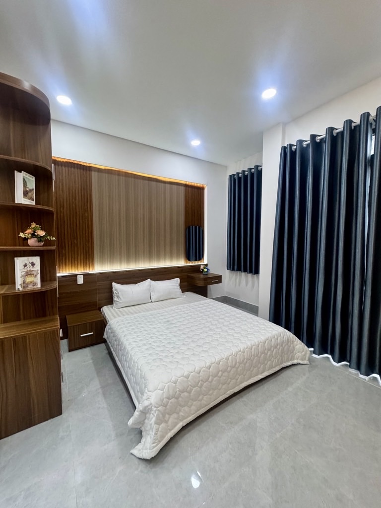 Nhà Mới Xây Sát Hẻm Xe Hơi Thông ~ 33m2 - Chỉ 4.53Tỷ - Tại HUỲNH VĂN NGHỆ, Tân Bình